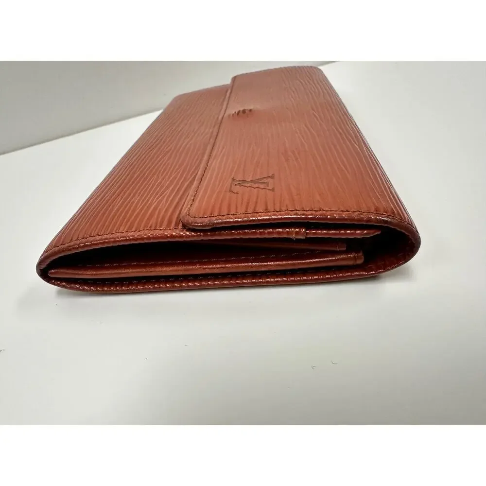 Authentic Vintage Louis Vuitton EPI Leather Long Wallet - Picture 3 of 13